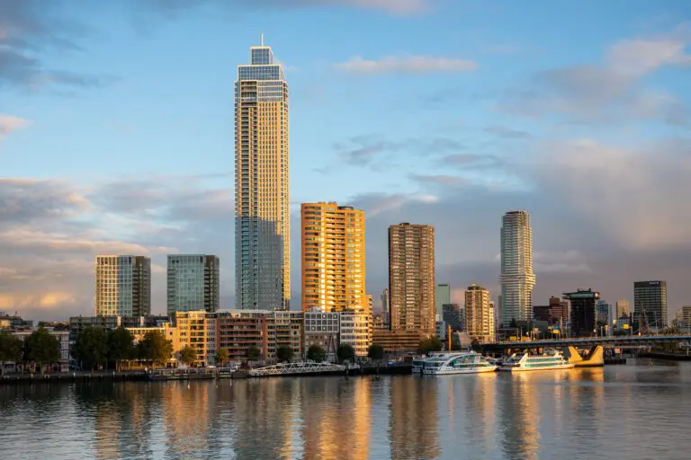 Zalmhaventoren in Rotterdam