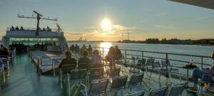 harbour tour rotterdam we are cycling